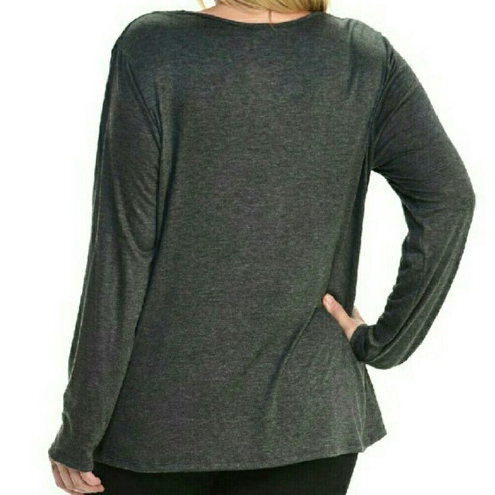 #136 - "Simple Knot Top" in greySze..1X - Picture 2 of 4
